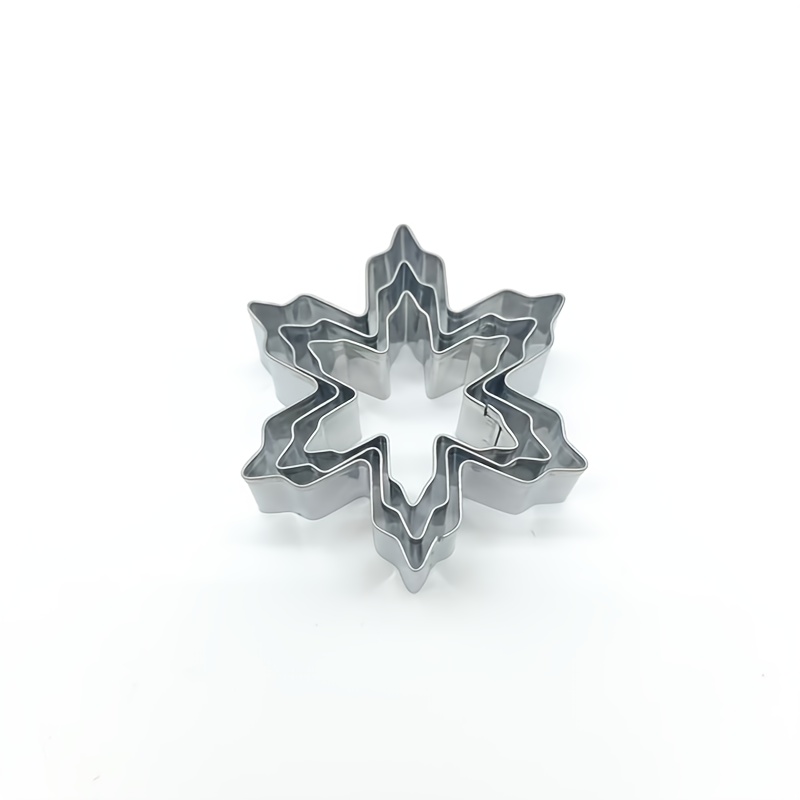 Image of 3pcs Christmas Snowflake Cookie Cutter Set - 430 Stainless Steel Snowflake Shapes, Winter Snowflake Cookie Cutting Tools For Holiday Baking