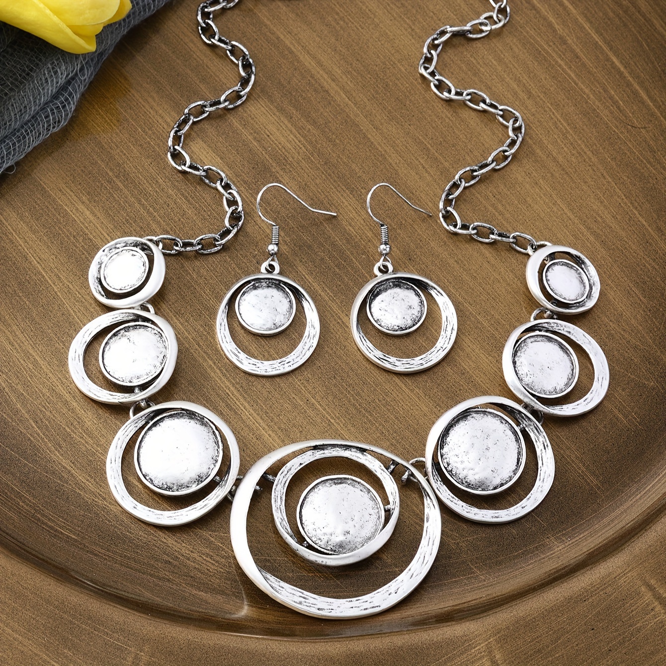 

-chic Zinc Alloy Geometric Jewelry Set - Enamel Necklace & Earrings, Parties & Gifts