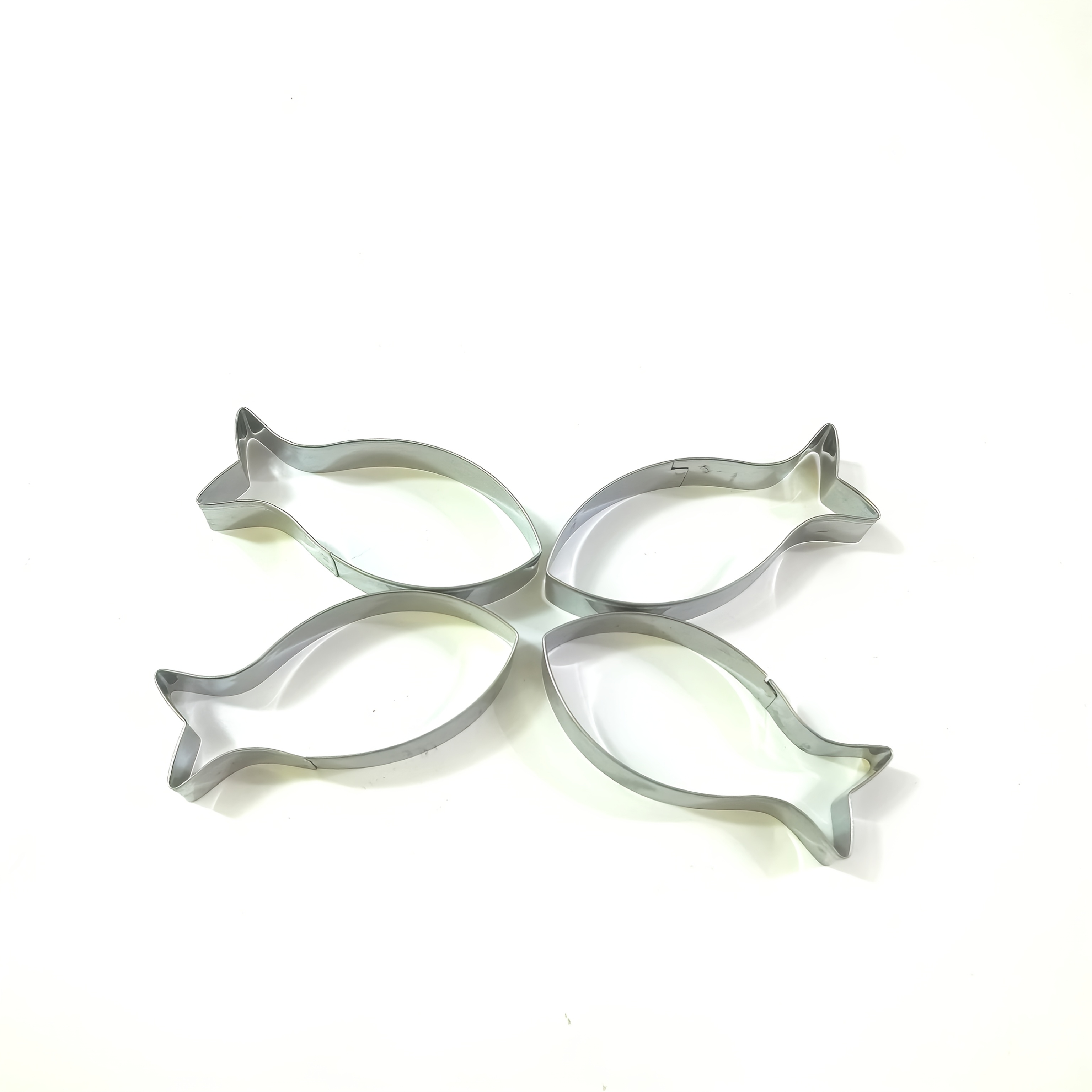Image of Stainless Steel Fish 1pc/4pcs Cookie Cutter - Fondant Cake Cookie Biscuit Stamp Mold, Fruit Vegetable Bun Press Baking Tool And Holiday Decoration