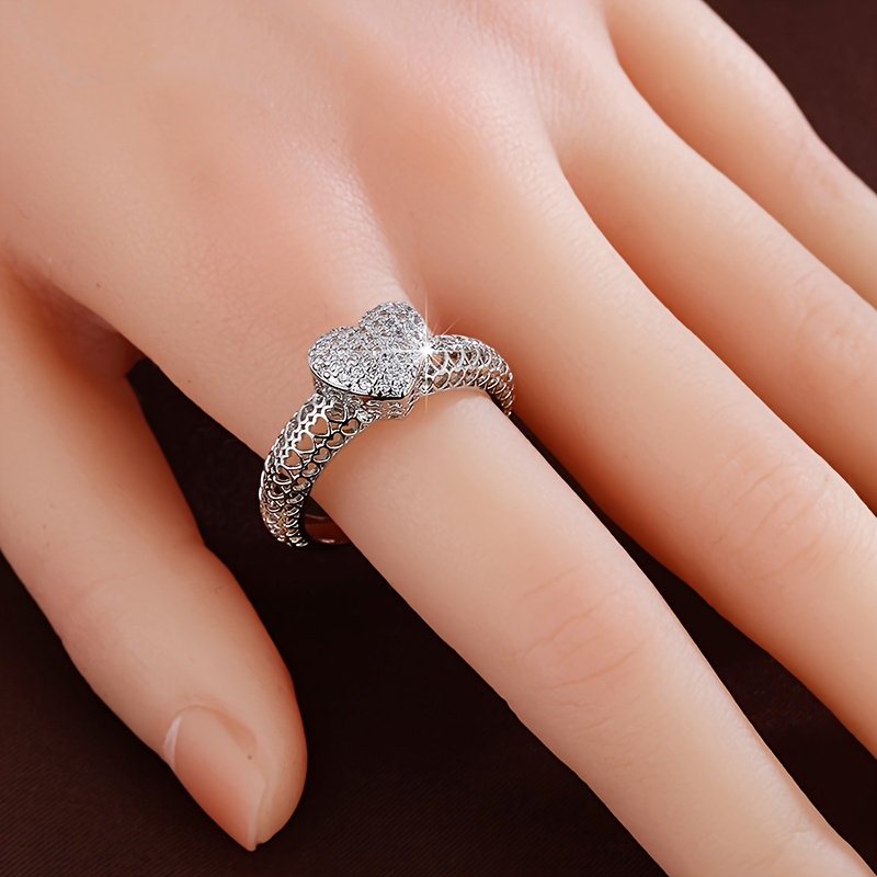 Women's Trendy Heart-Shaped Hollow Design Ring Set