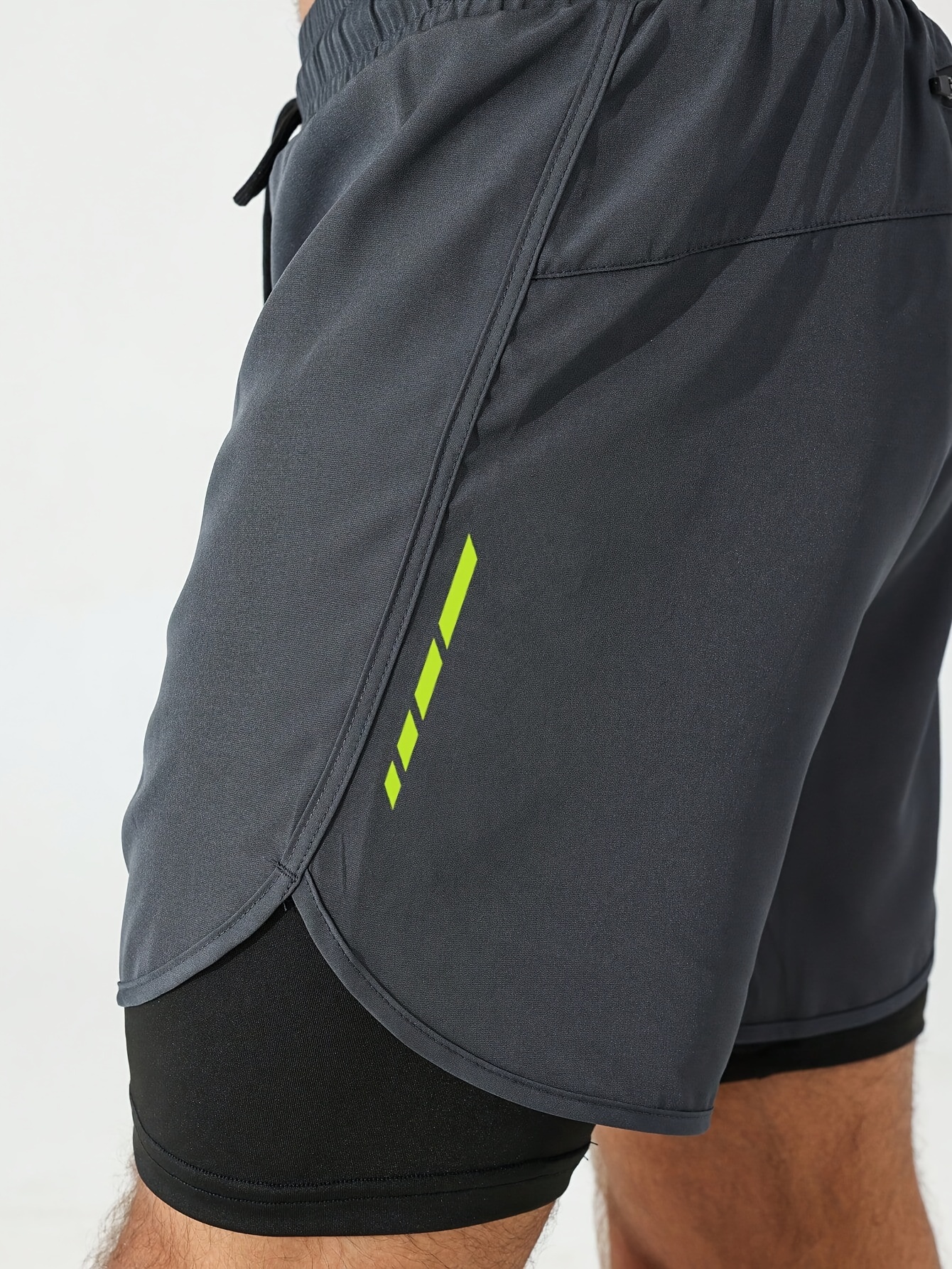 Men'S 2-In-1 Running And Fitness Shorts with a Zippered Back Pocket