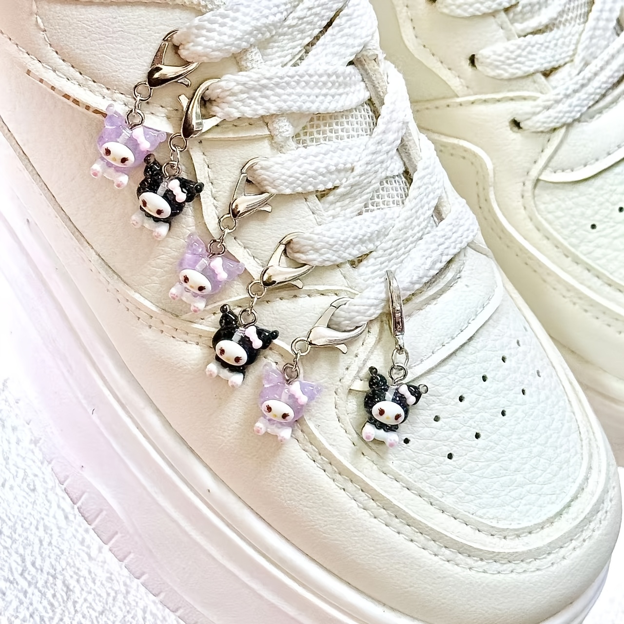 E-shop 6 Kuromi Schuhanhänger: Schwarzer Kuromi, Lila Kuromi, Sneaker-Stiefel-Anhänger, Schnürsenkel-Dekorationen, Schuhschnallen-Anhänger, Zubehör,