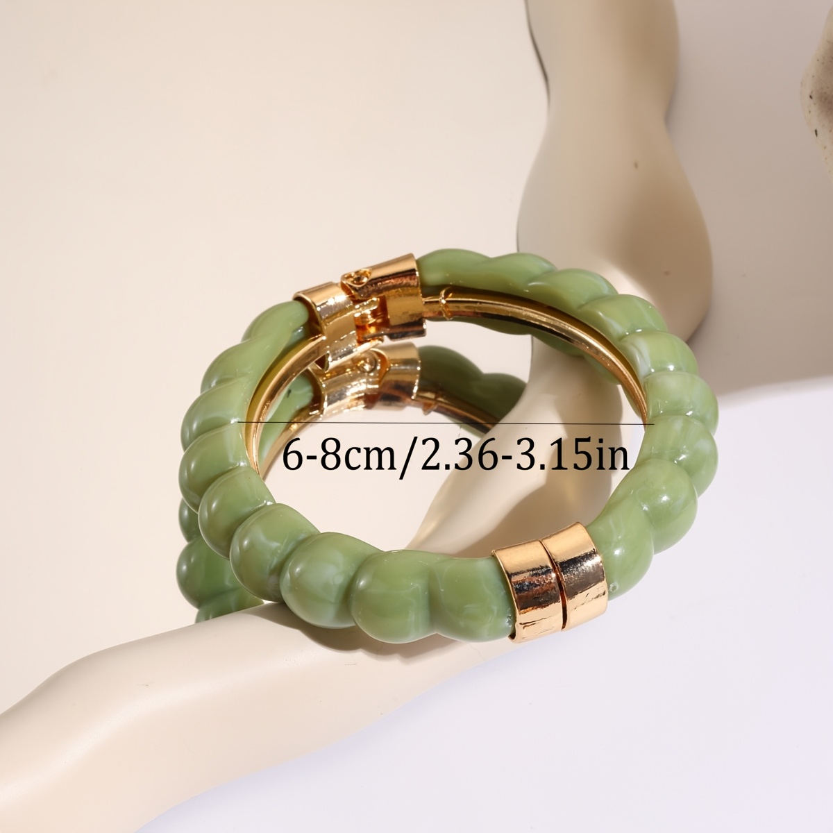 Twisted Bangle Bracelet with Elegant Light Luxury Design