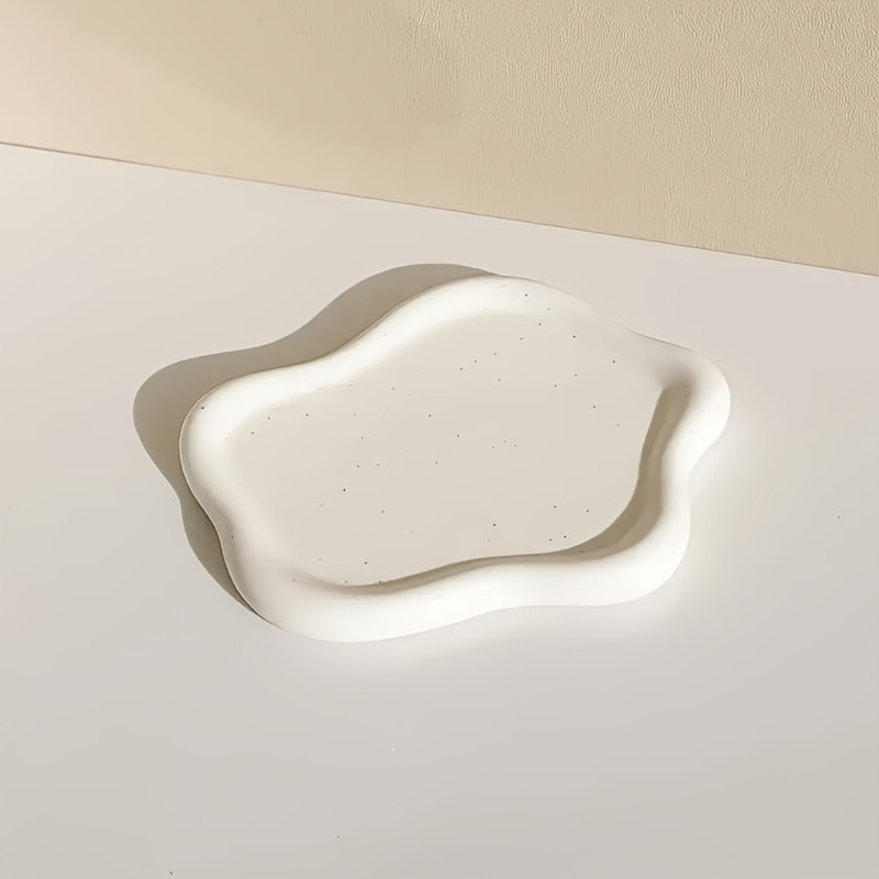 

1pc White Irregular Cloud-shaped Tray, Ceramic Jewelry Storage Tray, Unique Cloud Design Desktop Organizer For Rings, Earrings, Keys, Love Inspired Trinket Storage Dish For Home Decors