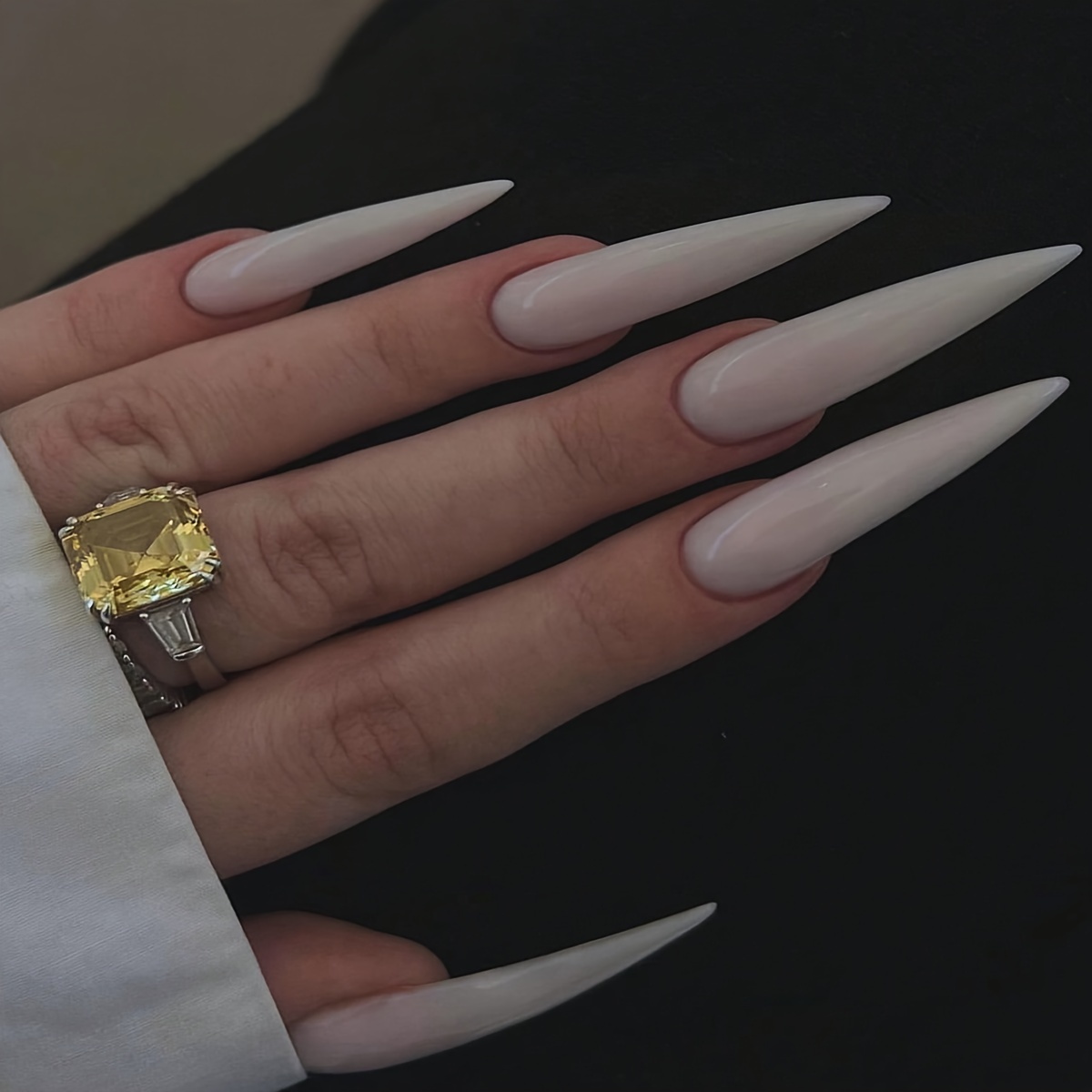 

24pcs Of Long Pointed + 1pc Of + 1