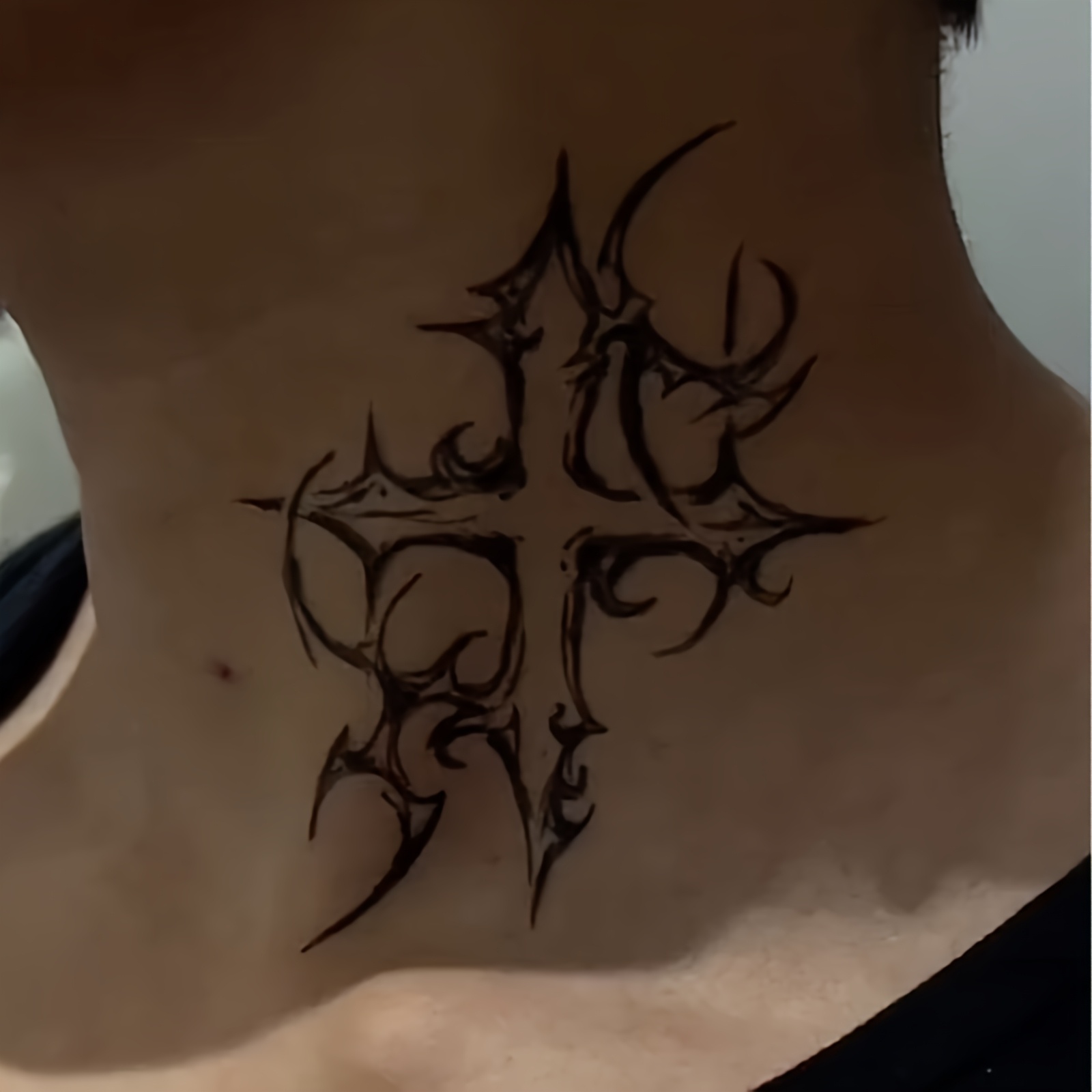 cross thorns tattoo - Germany, image size:1600x1600