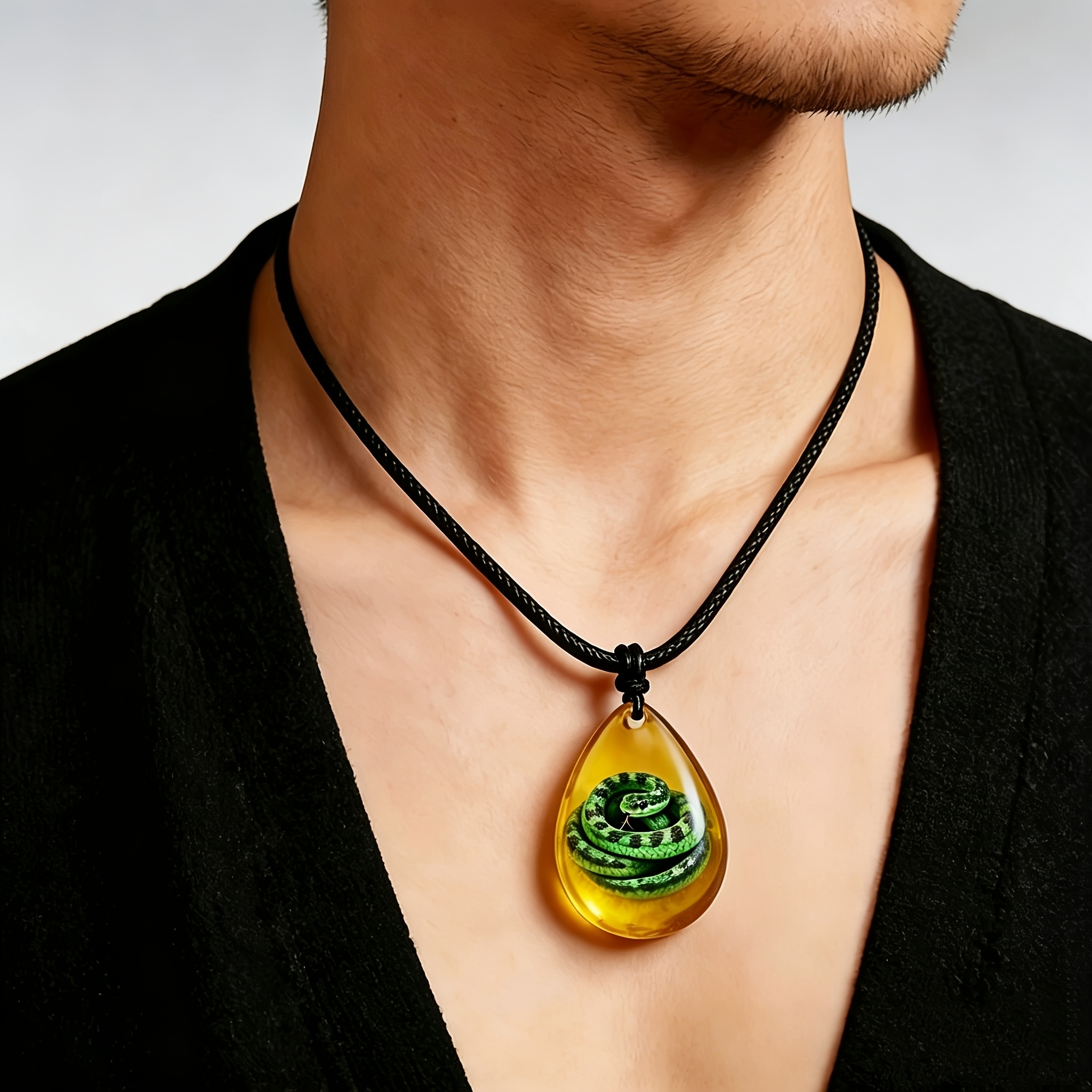 2pcs Unisex Imitation Amber Snake Pattern Necklace Set