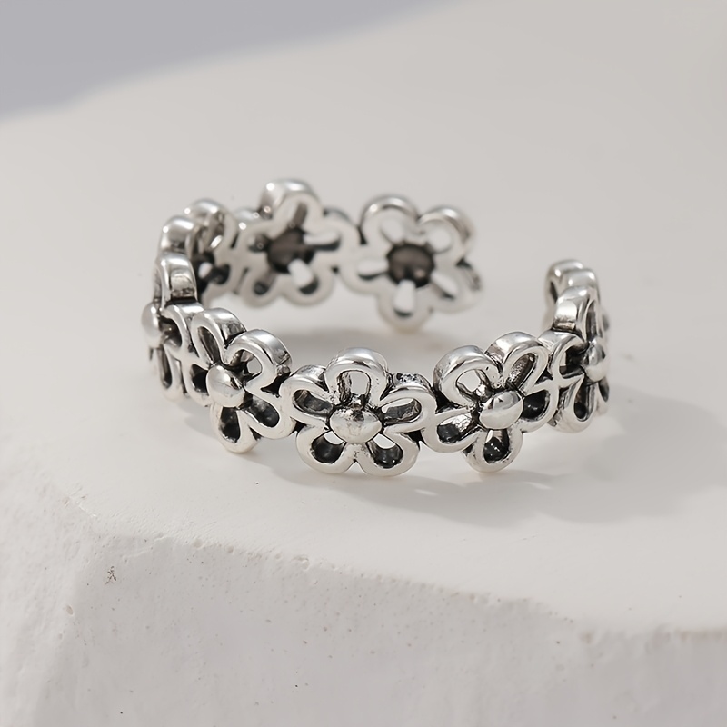 Women's Fancy Black Flower Hollow Adjustable Toe Ring