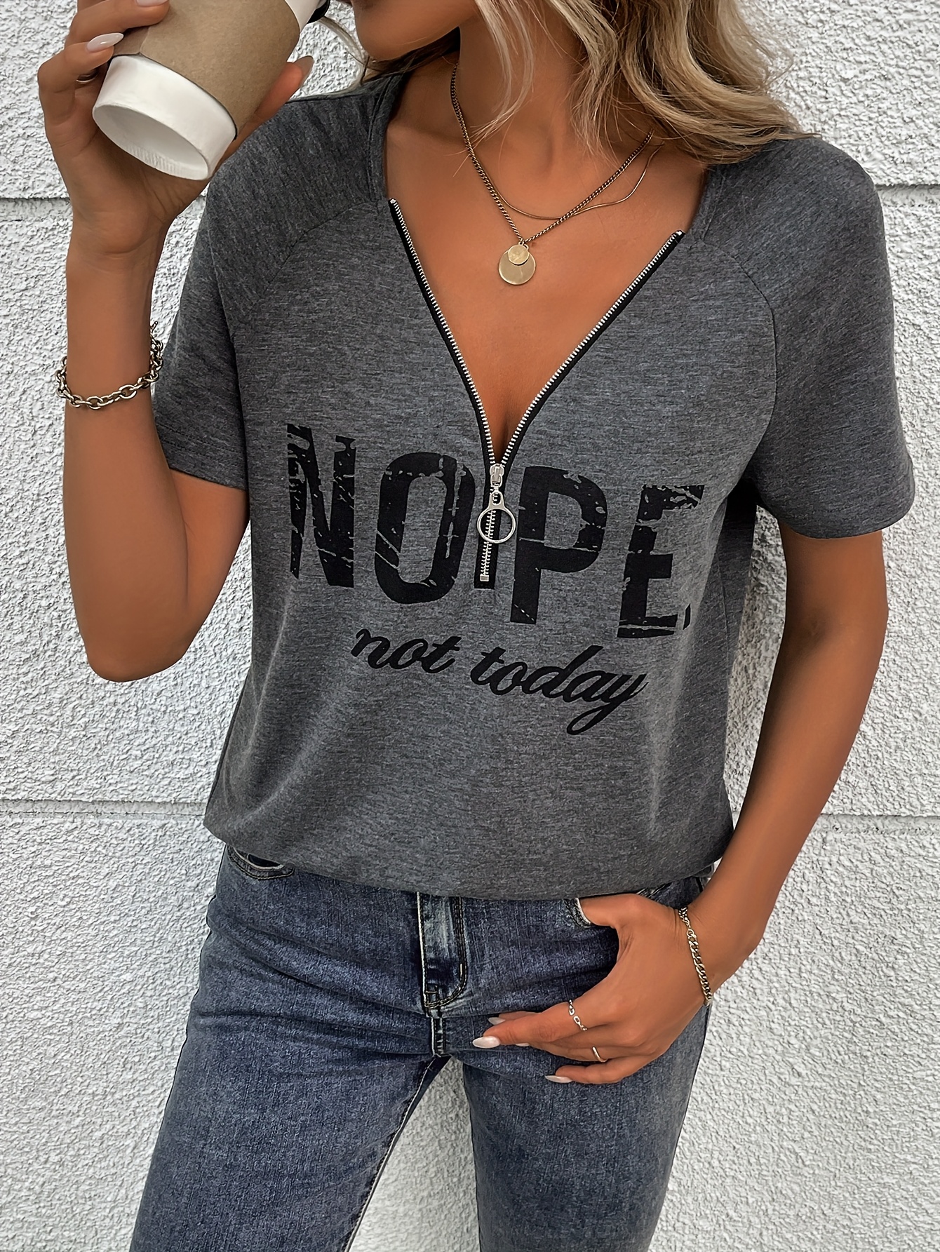 V-neck solid color printed short-sleeve T-shirt