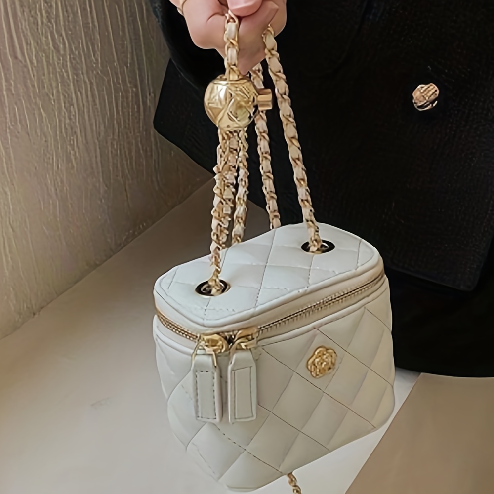 Small Bag Women Featuring A Camellia Chain Design