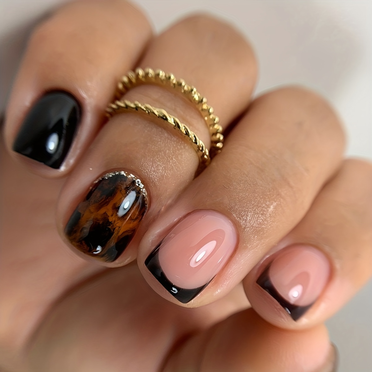TEMU 24pcs Square Short Press-on Nails, Black With Print Ombre Design, Fake Nails For Daily Wear, Includes Jelly Glue And Nail File