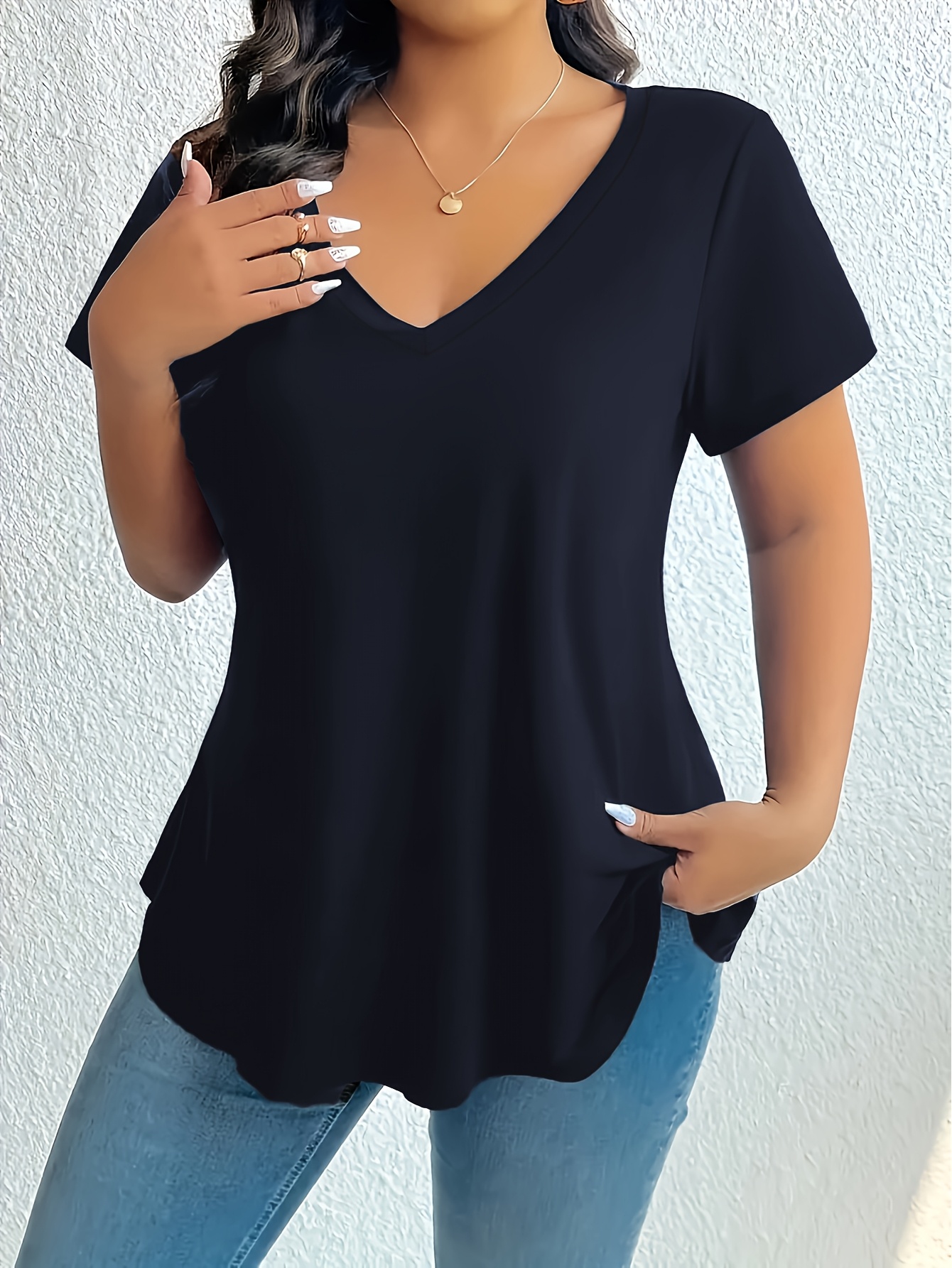 Plus Size Simple Solid T-Shirt, Casual V Neck Short Sleeve T-Shirt, Women's Plus Size?Clothing