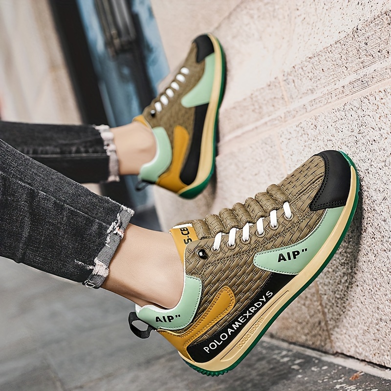 Baskets Casual Homme Style Rue Chaussures de sport casual pour hommes 2024 Nouvelle tendance de style de rue géométrique, hauteur mi-haute, bout rond, lacets, doublure en tissu, semelle en EVA, semelle en PVC, upper en PU, pour usage quotidien et en plein air