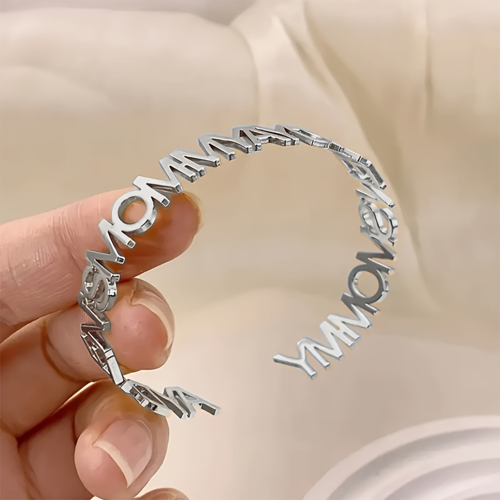 TEMU [Personnalisé] 1pc de Bracelet Ouvert Tendance pour Femme, Personnalisé, Élégant, Bracelet Ouvert en Ruban d'Acier Inoxydable de Cœur avec Nom,