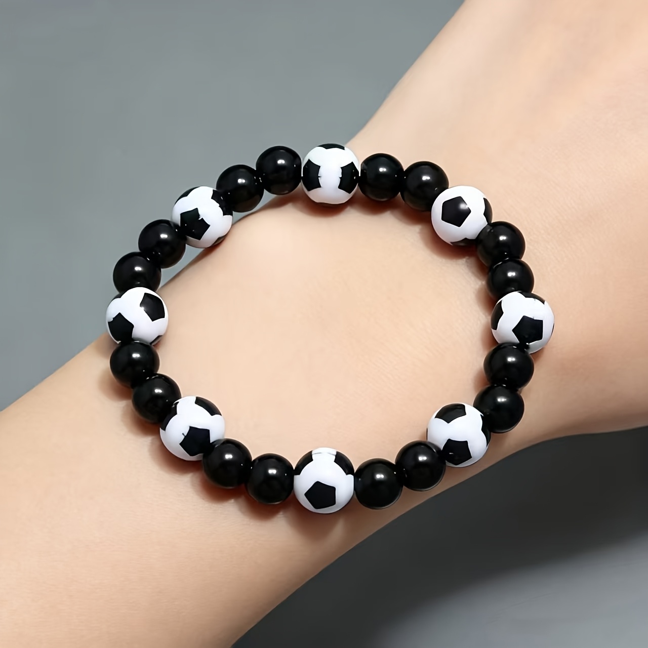 TEMU 2pcs Bracelets élastiques à perles Cool pour fans de football, élégants et faciles à , unisexes, accessoire commémoratif sportif, bijoux