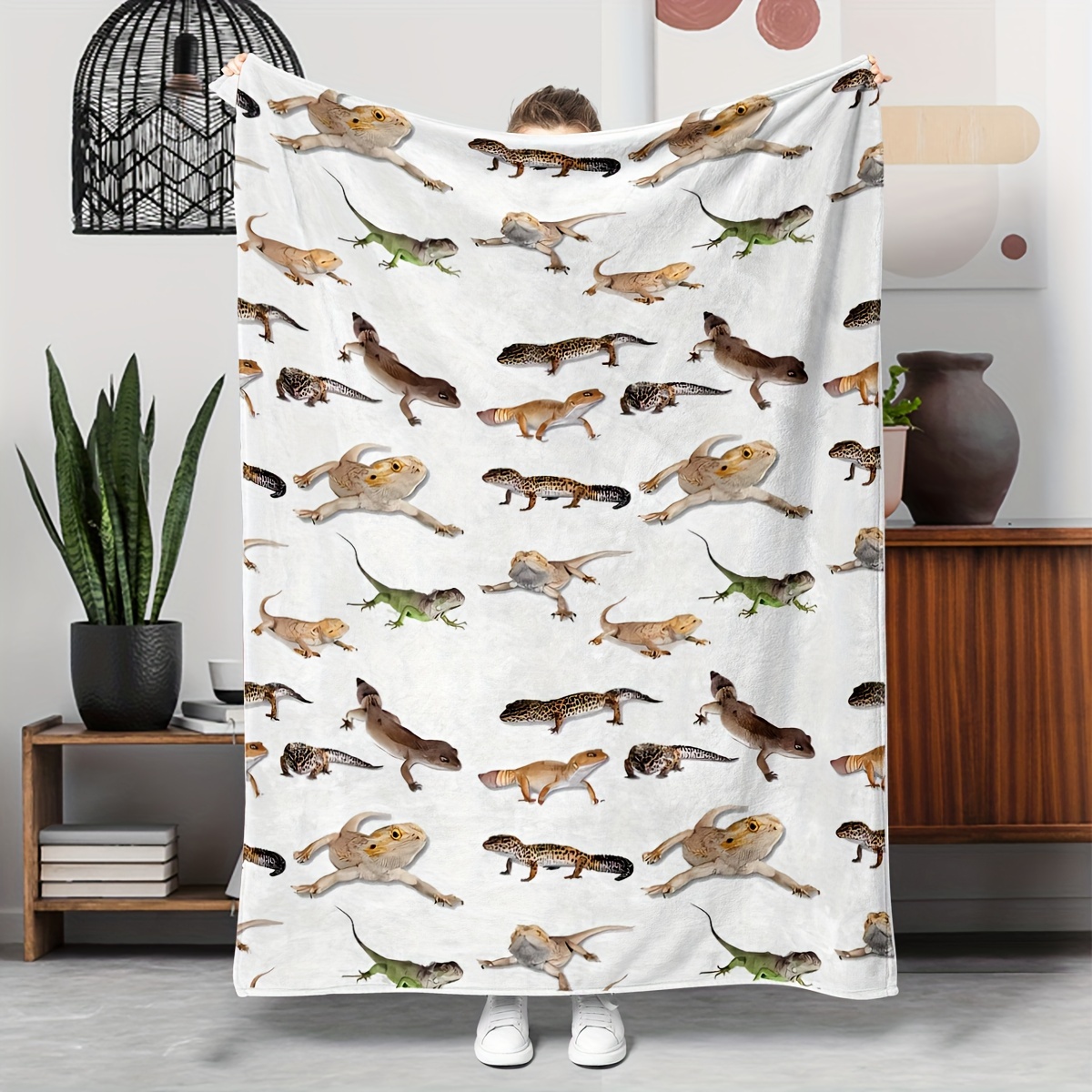 

Lizard Print Flannel Throw Blanket - Couch, Bed, Office & | Allergy-friendly, Machine Washable