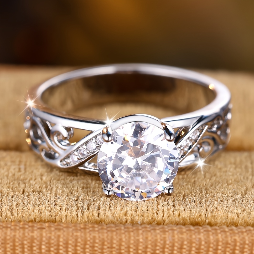 Women's Classic Round White Synthetic Zirconia Ring