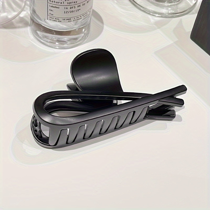 Image of 1pc High-end Niche Vintage-style Large Hair Claw Clip For Women, Elegant Back-of-head Hair Clamp, Simple, Stylish, And Versatile Hair Accessory