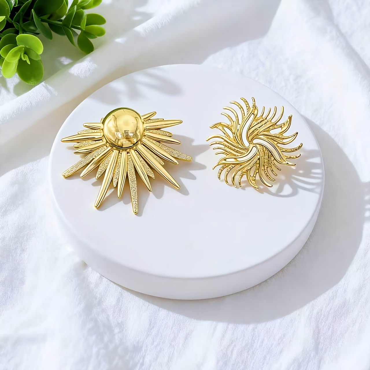 TEMU 2pcs Set Metal Sun And Swirl Vintage- Badge Lapel Pins, Exaggerated European And Style, Suitable For Suit Jackets, Dresses, And Scarf