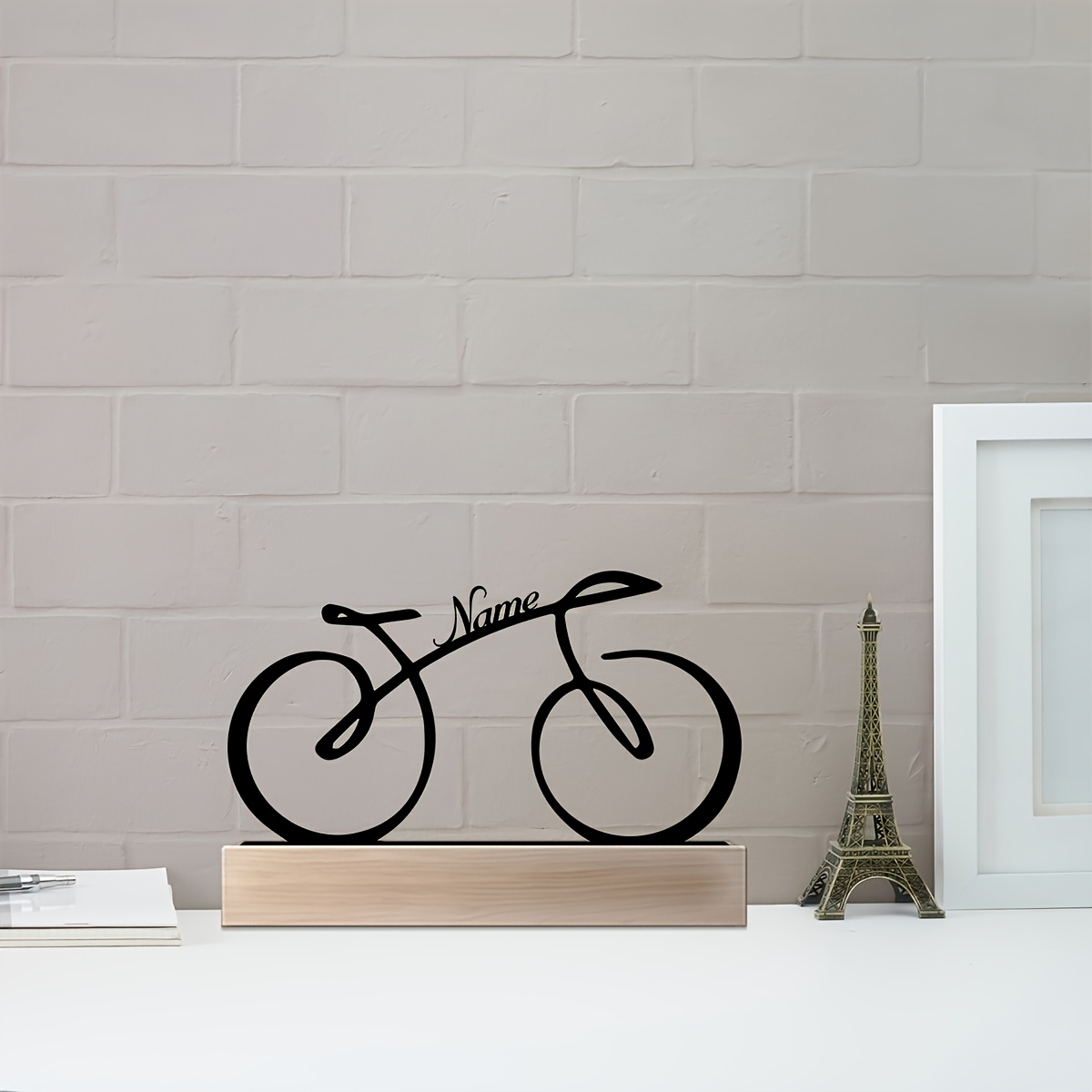 E-shop Personalisierbare geometrische Linien-Design Eisen-Fahrrad-Statue mit Holzsockel, individueller Name & selbstdefinierter Text, abstrakte