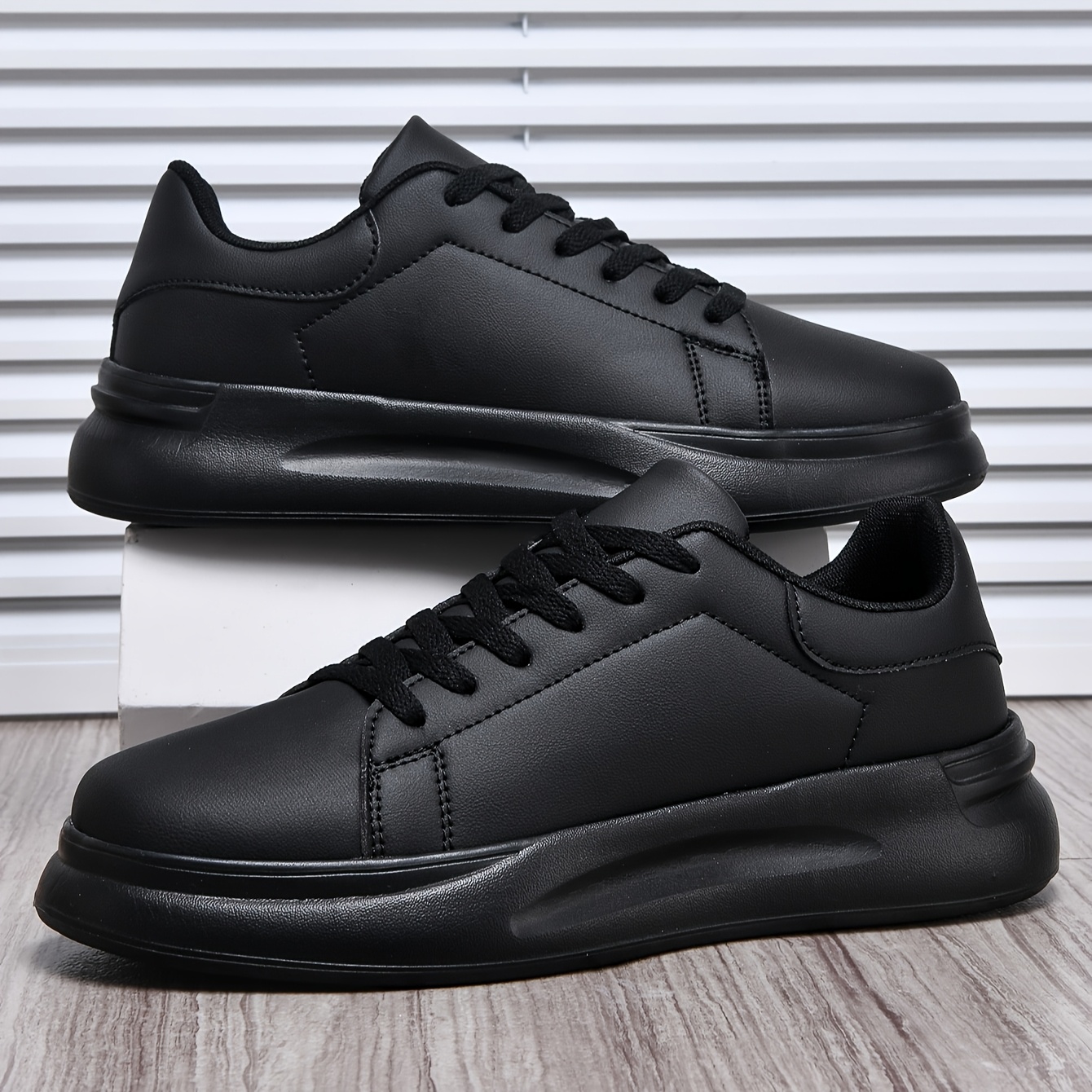 

1pair Men's Fashion Low-top Lace-up Casual Shoes, Solid Color Upper, Fabric Inner, Eva Sole And Insole, Round Toe Design