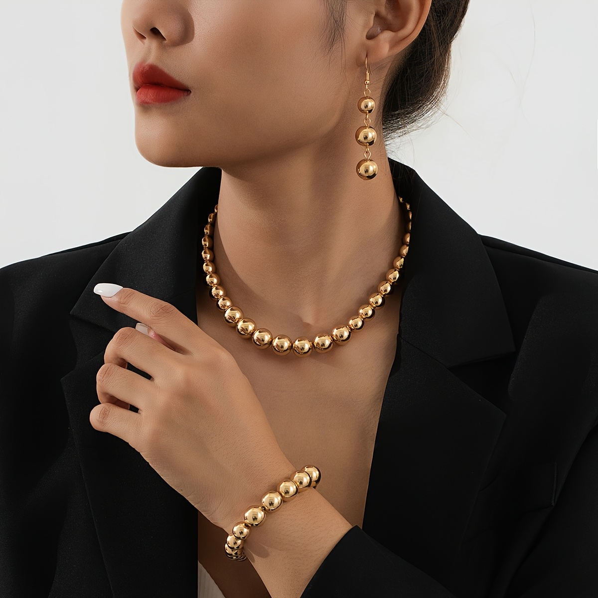 

Elegant Vintage-inspired Golden Bead Jewelry Set - Includes Necklace, Bracelet & Earrings For Women | Parties & Gifts