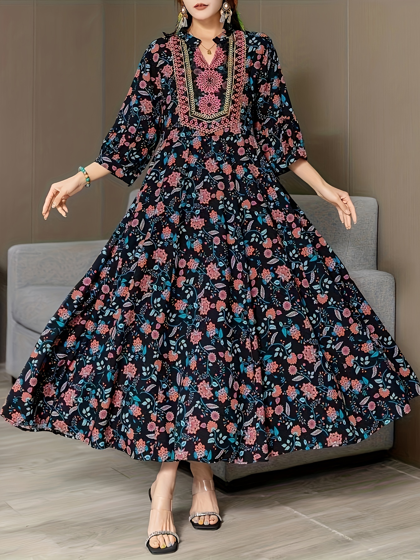 Elegant floral embroidered Middle Eastern tunic dress with V neck and belt