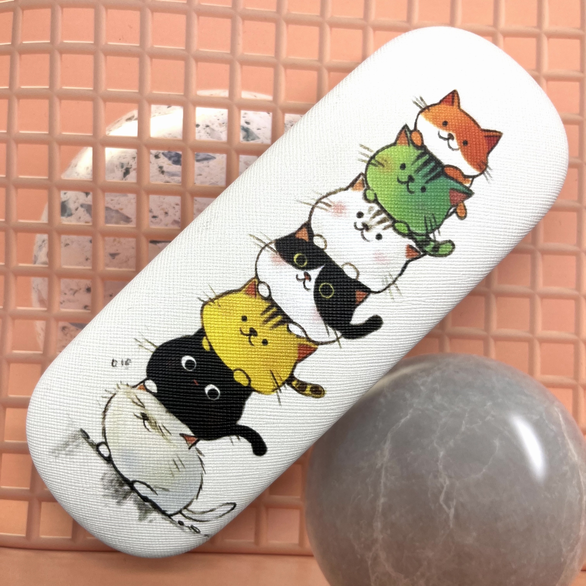 

A Cute, Round-headed Cat-themed Glasses Case, Stylish And For Storing , Perfect As A Christmas Gift Storage Box.