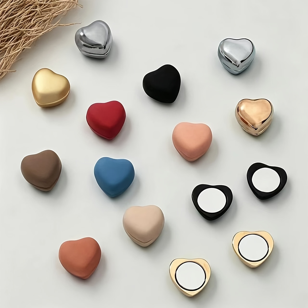 5pcs Random Heart-shaped Magnetic Clips, Detachable Magnets For Securing Shirts, Collars, Pants Cuffs, Scarves - Decorative Additions