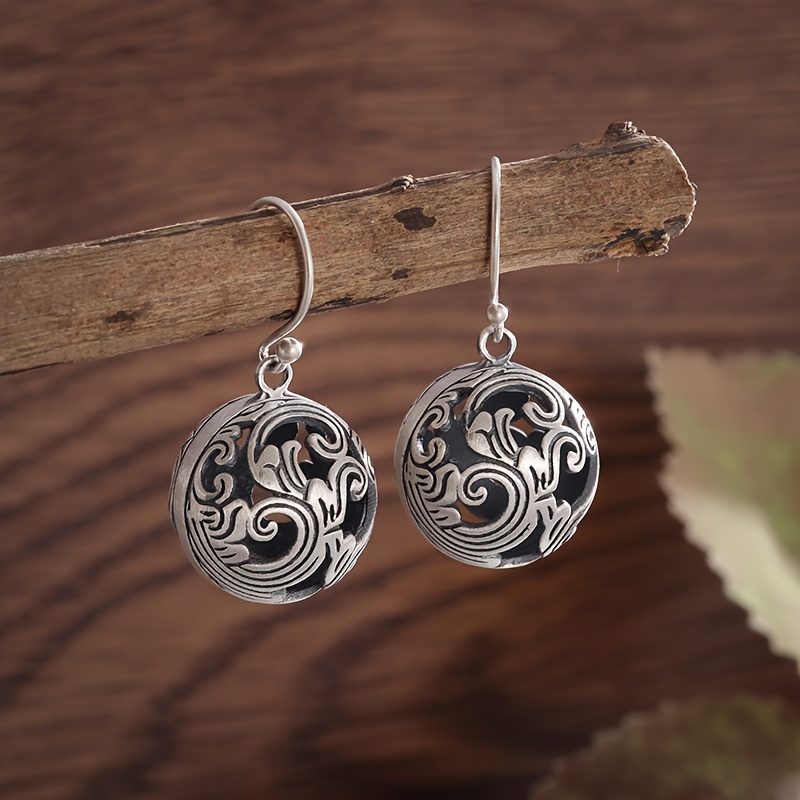 Image of A Pair Of Vintage Elegant Ethnic Style Drop Earrings With Hollow Patterns, Made Of Copper, Hypoallergenic Fashion Jewelry For Women, Suitable For Everyday Wear