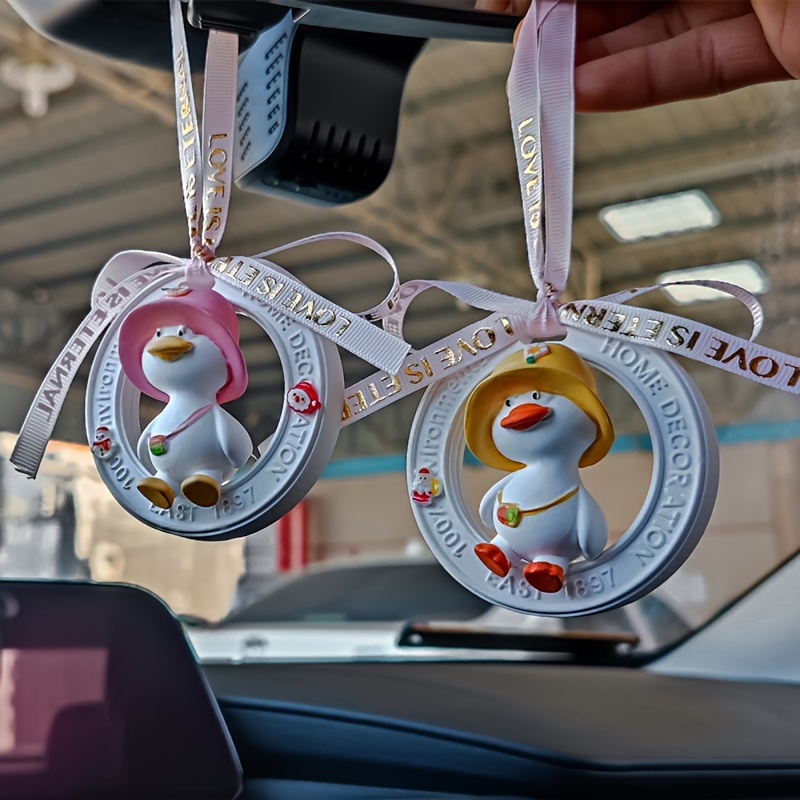  Motaney Swinging Duck Car Hanging Ornament, Pink Car Mirror  Hanging Accessories, Cute Car Charm Pendant Rear View Mirror Accessories Car  Interior Accessories, Small Gifts Office/Home/Room Decor : Automotive