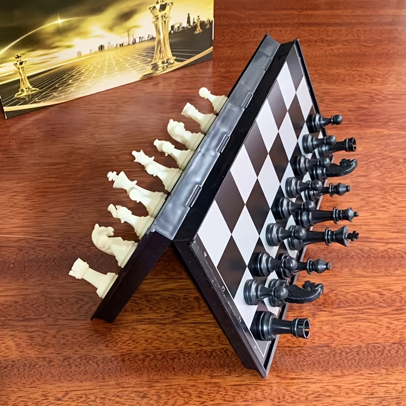 Magnetic Chess Folding for Easy Storage Magnetic Checkerboard Magnetic Chess Mini Portable Chess, Without Battery