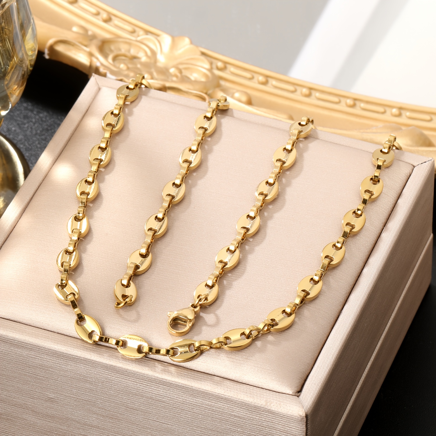 Women's Luxurious Pig Nose Chain Necklace