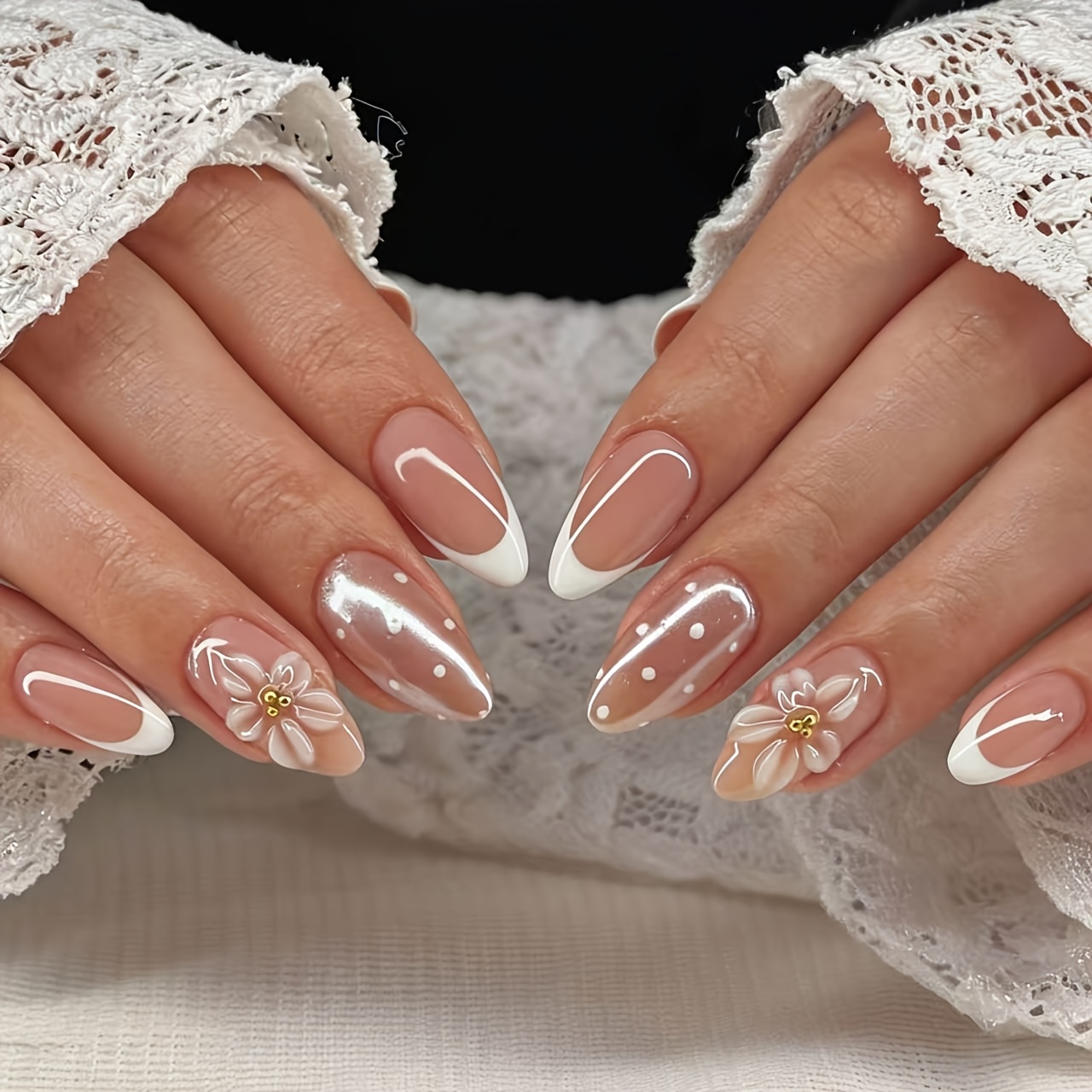 TEMU 30pcs Faux Ongles Moyens, Base Nude Transparente Blanc Blanc, Paillettes Argenté à Pois & 3D avec Décor de Petites Perles Dorées, Décor d'Ongles