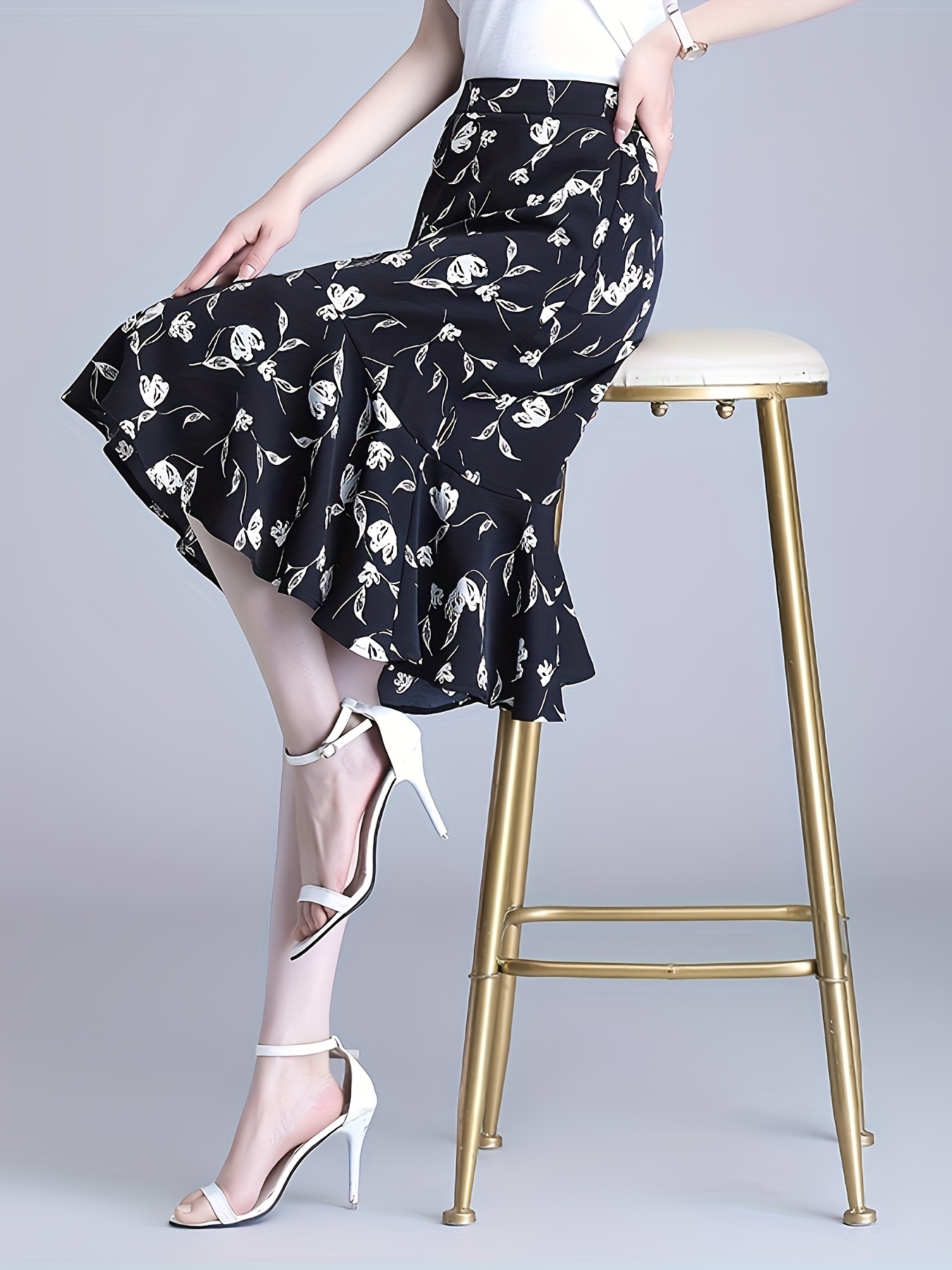 Elegant Floral Print High-Waisted Midi Skirt with Side Zipper A-Line  Flowy Skirt, Black White Floral Pattern Summer Fashion