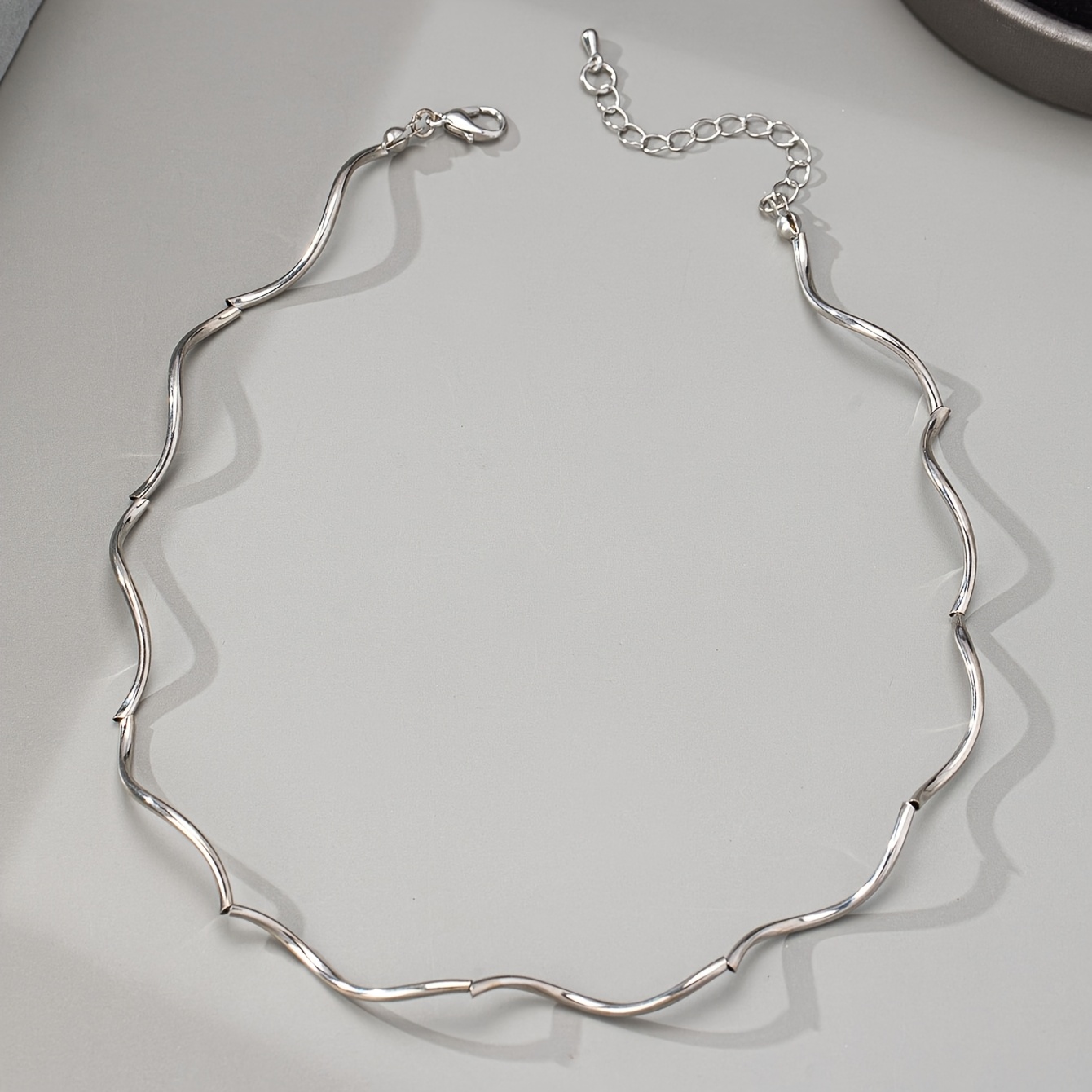 TEMU A Simple And Elegant Neck-hugging Necklace For Women, Suitable As An Accessory For Holidays, Birthdays, Dates, Parties, Vacations, Shopping, And