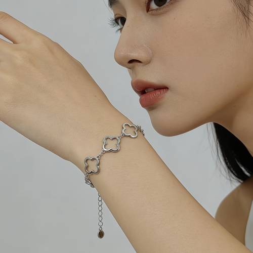 fashionable and minimalist stainless steel hollow out light luxury high end bracelet