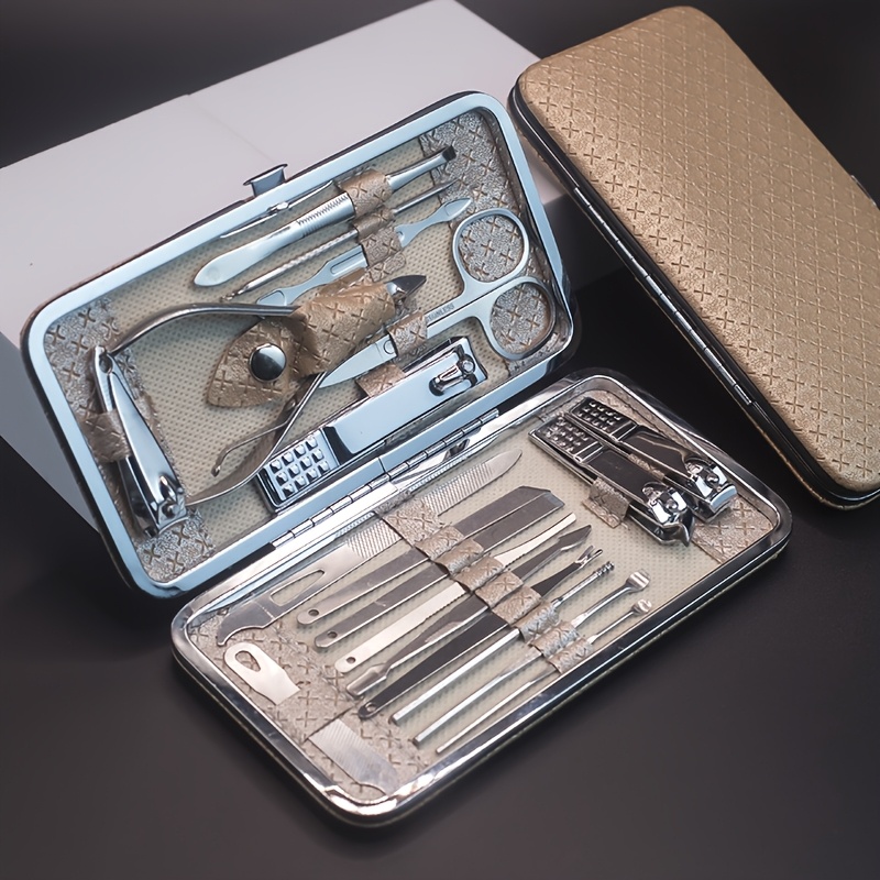 Golden 19pcs Classic Nail And Pedicure Tool Set, With Storage Box, Portable Foot Care Kit, Suitable For , Salon Gift