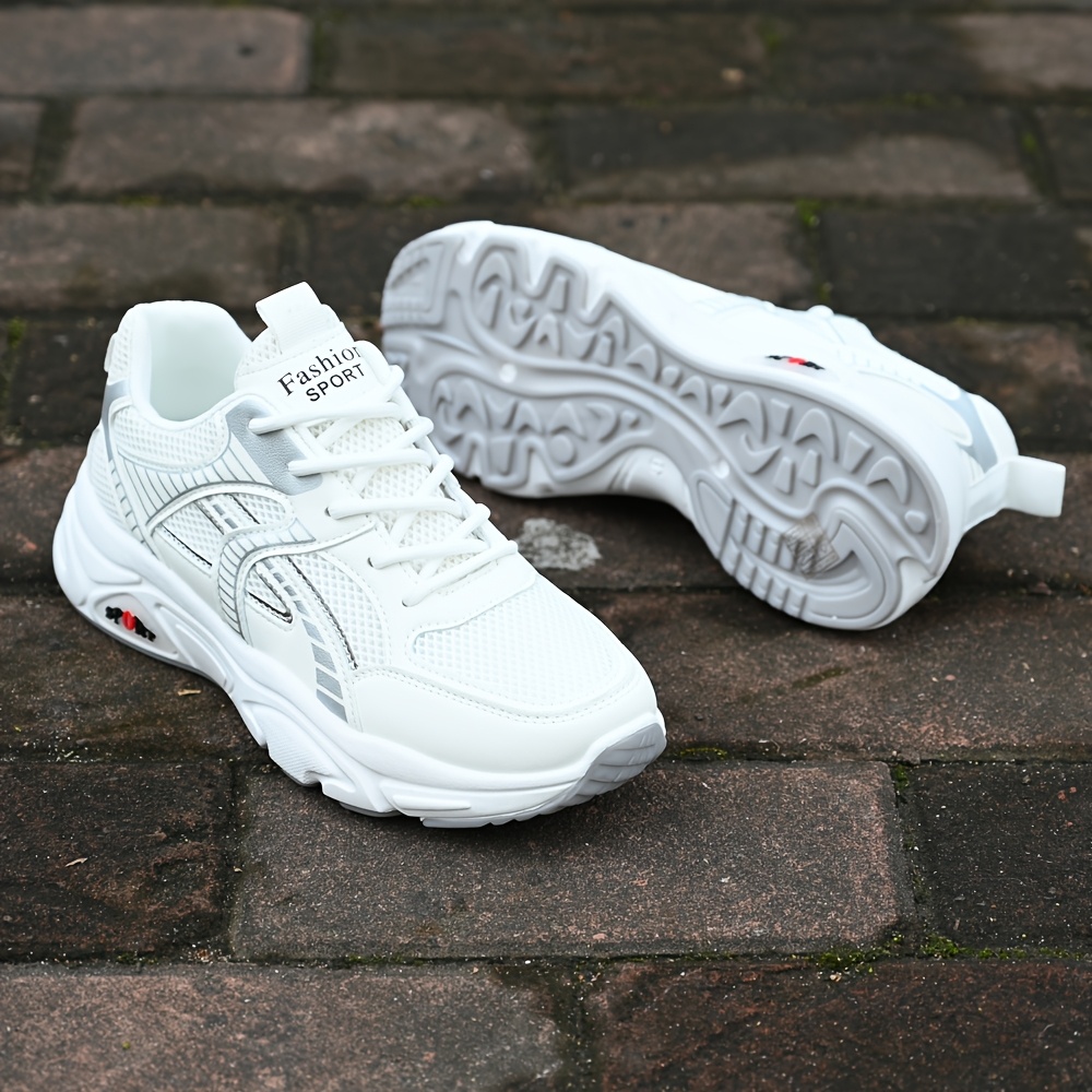 The New Casual Sneakers Are Lightweight And Breathable, Ensuring Comfort Throughout The Day. They Are Suitable for Running And Everyday Outdoor Activities, Featuring a Lace-Up Design And Double-Layer Mesh for a More Comfortable Fit