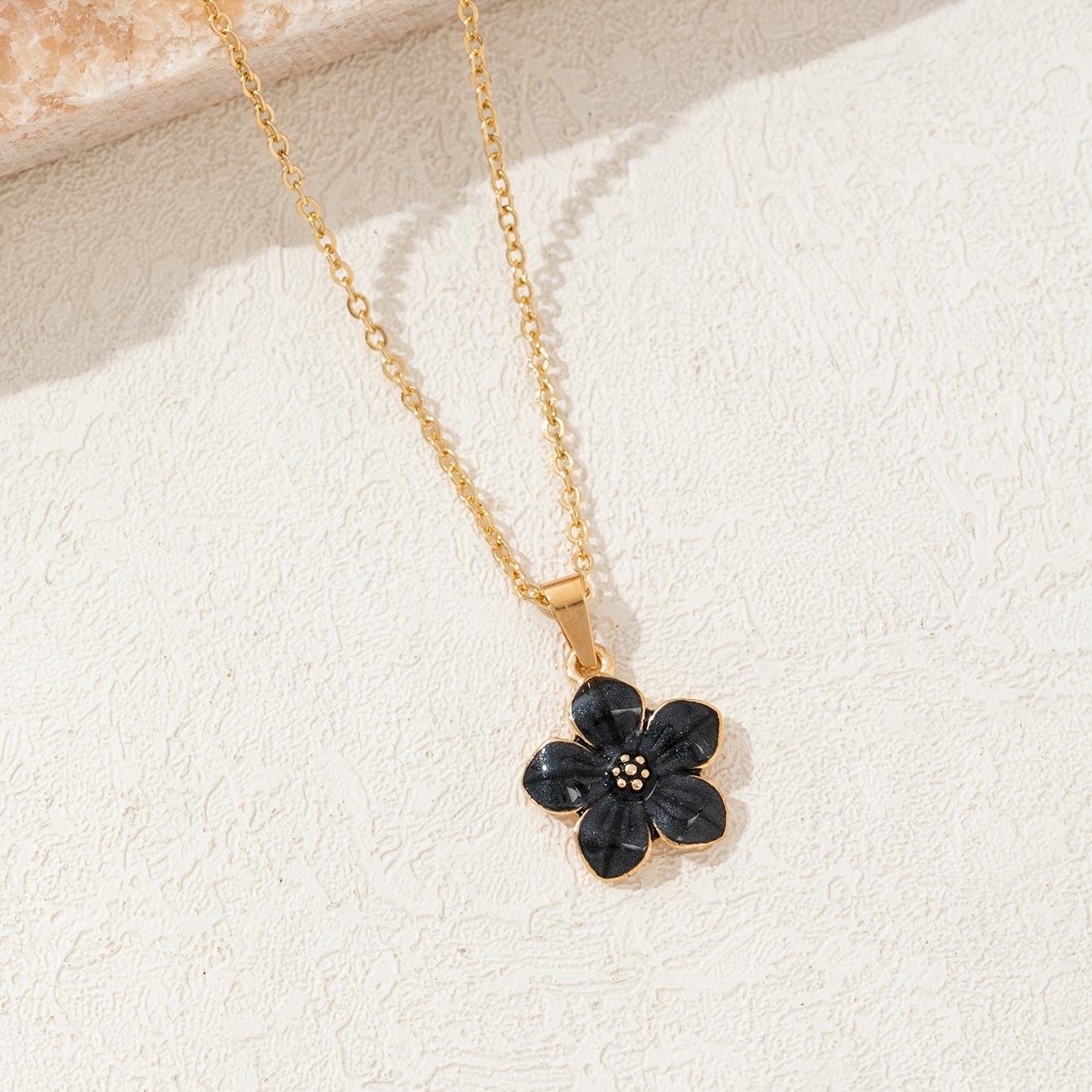 Women's Oil-Drip Colored Flower Pendant Necklace — Sweet Accessory