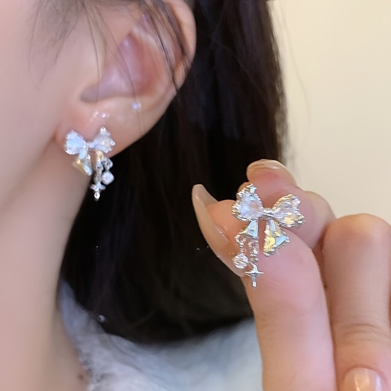 

A Pair, Elegant Bow Stud Earrings For Women, Niche Design, Sense Of Luxury, Light Luxury And Exquisite Earrings Temperament Earrings