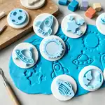 9pcs 太空主题粘土模具 软陶黏土陶泥印花工具套装 星星/火箭/宇宙飞船/太阳/外星人/外星飞船/宇航员等印章 DIY手工创作压花工具