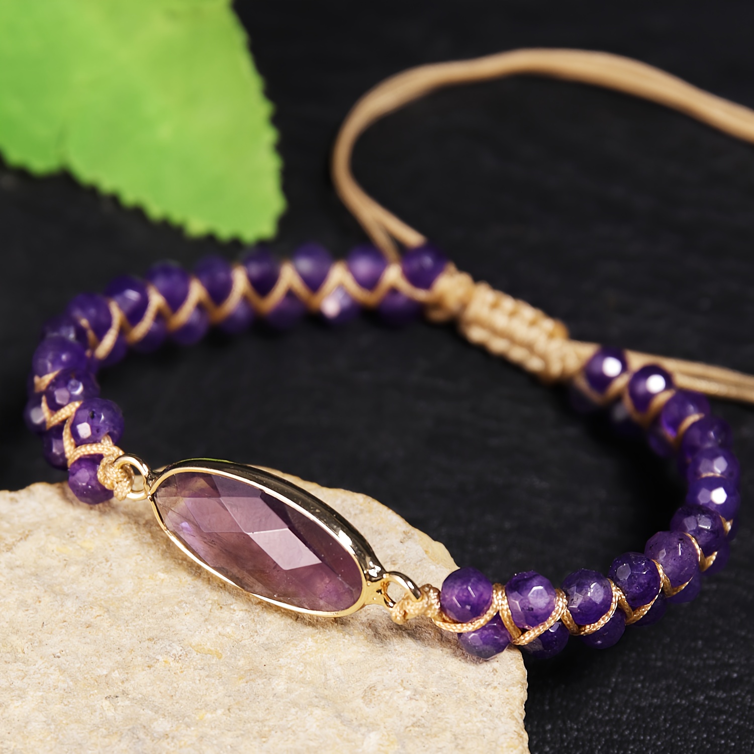 E-shop Naturstein 1 Stück Elegantes und modisches Damenmode-Armband handgewebt verstellbar - mit ovalem Anhänger Naturstein Amethyst Lila Perlenarmband