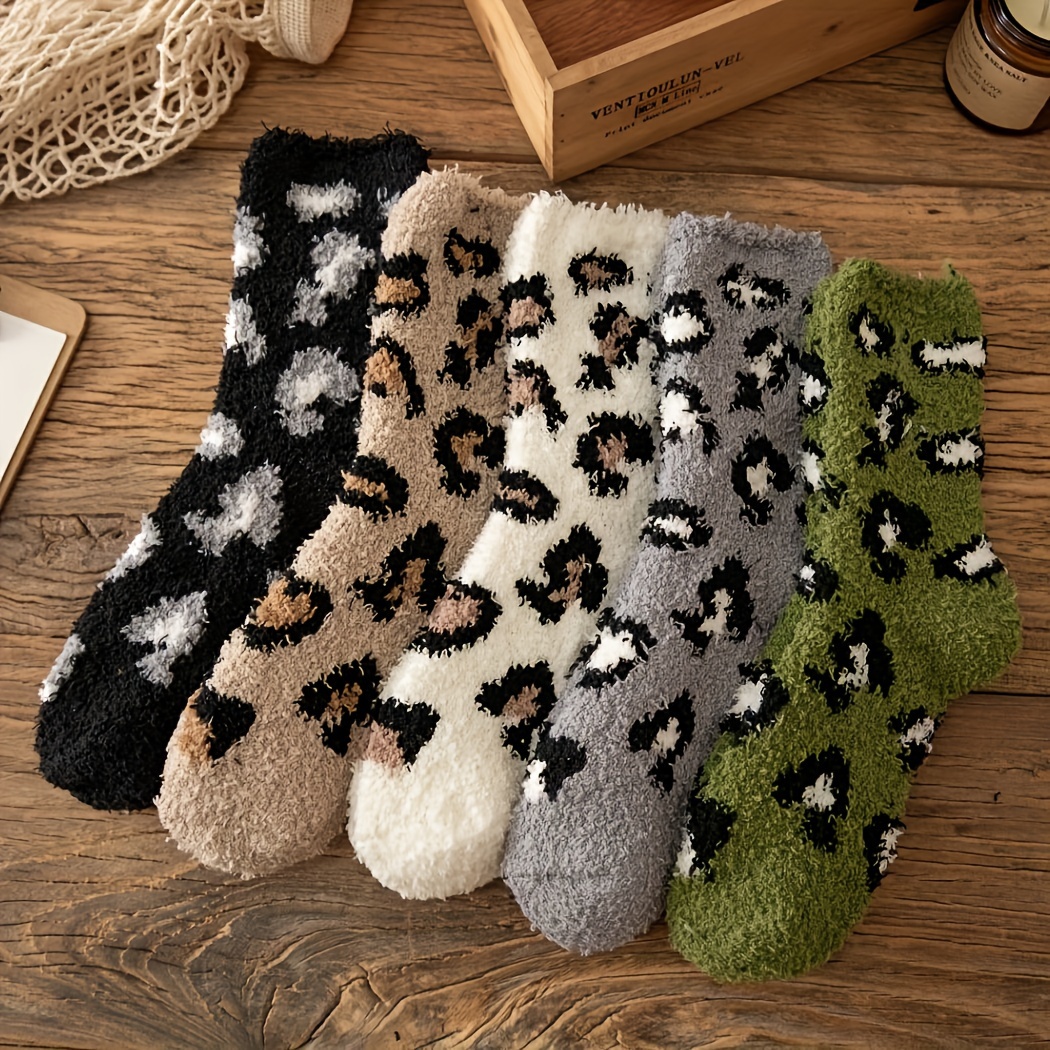 

5pcs Women's Leopard Print Plush Socks - Cozy Coral Fleece, Warm & Soft Knit For Autumn/winter