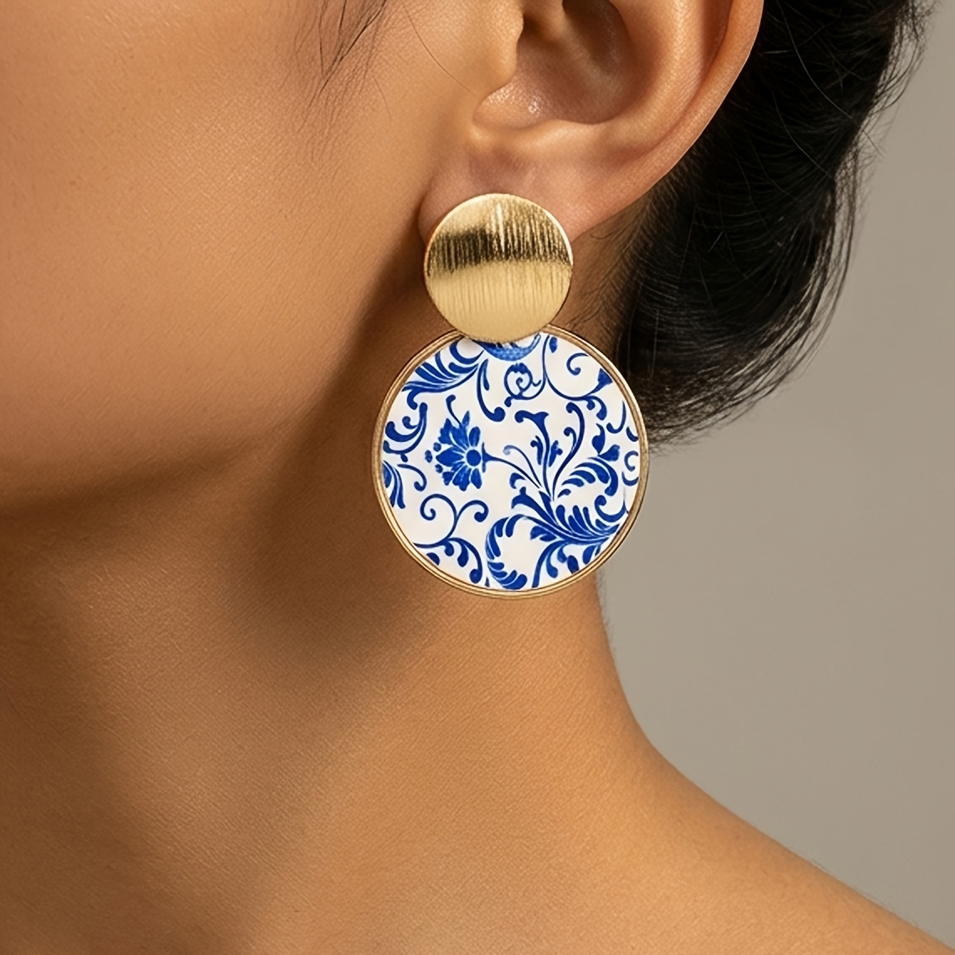 TEMU 1 Pair Of Blue And White Porcelain Style Round Disc Earrings, New Chinese Style Retro Style, Blue And White Lotus Pattern + Golden Brushed Metal
