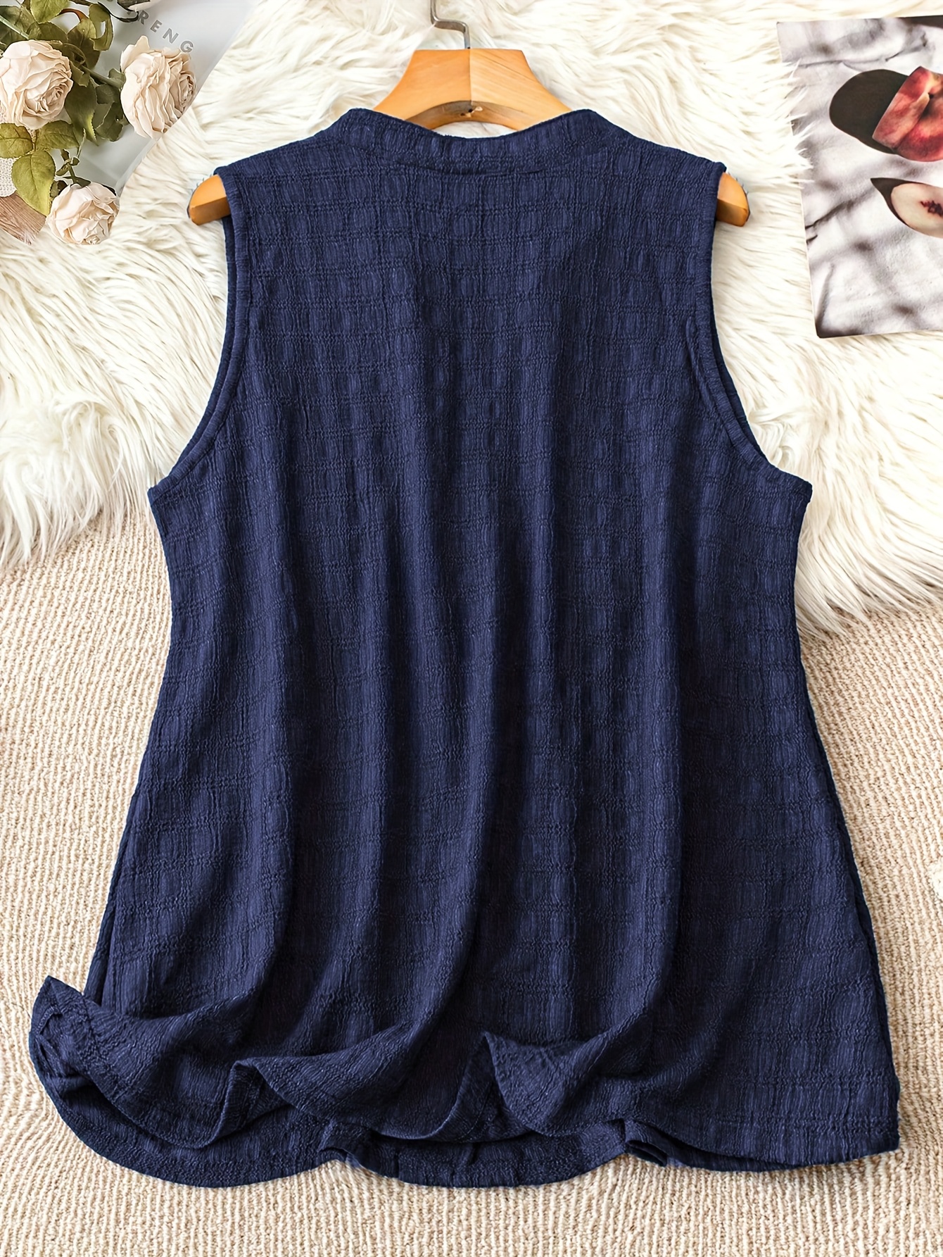 Elegant V-Neck Tank Top for Women, Made of Solid Color Knitted Fabric, Featuring High Elasticity, Suitable for Wearing in All Seasons.