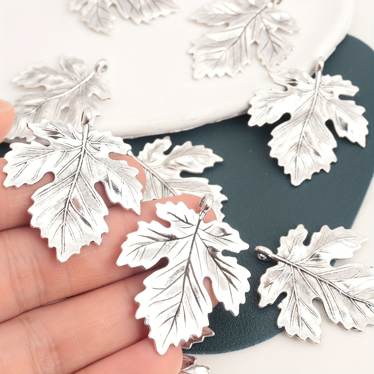 Set of 30 Maple Leaf Pendants Halloween Ornaments in Bronze