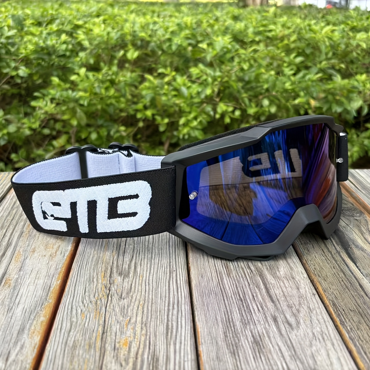 ETB Ski Goggles - Adjustable Webband, 4 Different Lenses, Red & Black Frames, Durable PC Lens, Ideal for Outdoor Sports, Running, Skiing, Snowboarding, Hiking