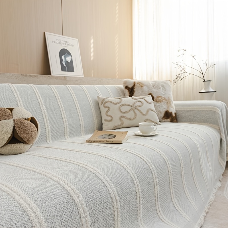 A French Vintage Universal Sofa Cover That Perfectly Matches The Current Trends of Wabi-Sabi And Creamy Home Aesthetics, Instantly Enhancing The Quality And Ambiance of The Space, Suitable for All Seasons And Easy to Install