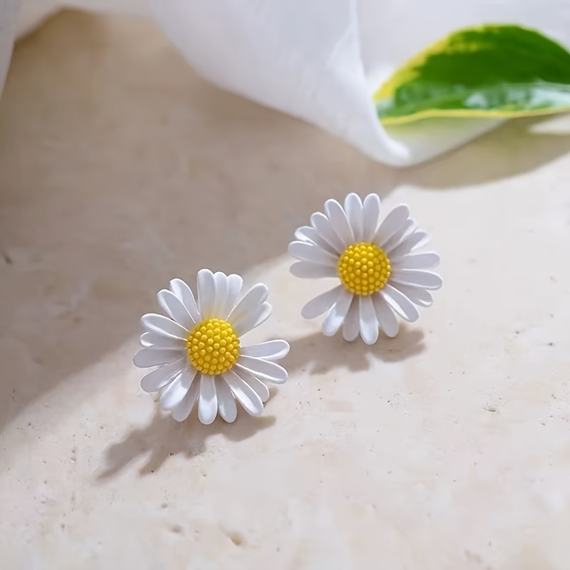 TEMU Pendientes artísticos de margarita , pendientes de botón de margarita pequeña con pétalo y , pendientes de estilo de